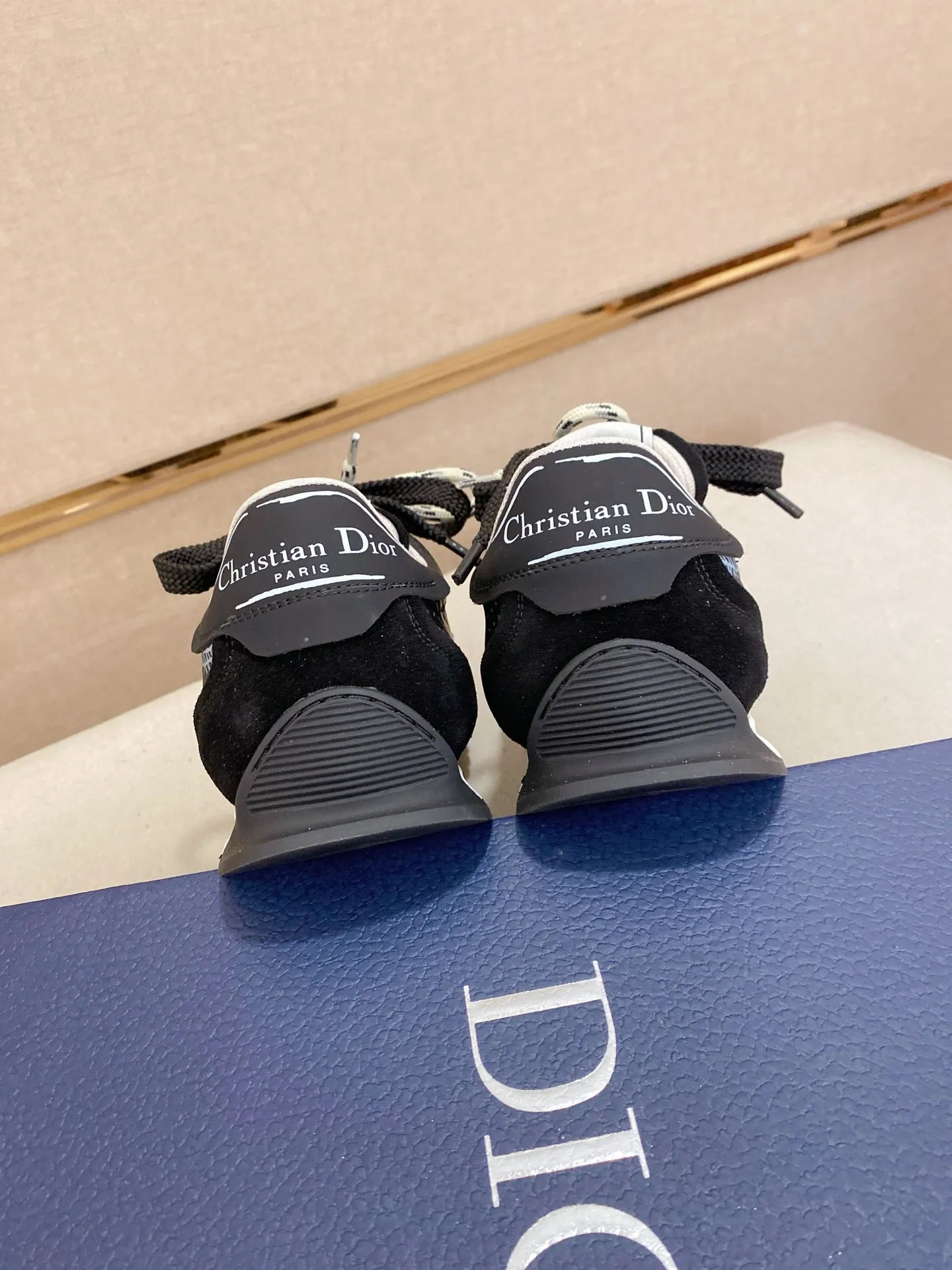 Men's shoes💰: 500💰Couple style💏 [Dior·Dior] New casual sports style men's shoes, new spring and summer design, perfect workmanship, lace-up lazy style to create wardrobe quality, upper: imported first-layer cowhide, mesh breathable lining soft and comfortable, ultra-light TPU wear-resistant outsole, simple, versatile fashion men's shoes, excellent color code number 35--44. (45,46 customized items are not returnable or exchangeable)